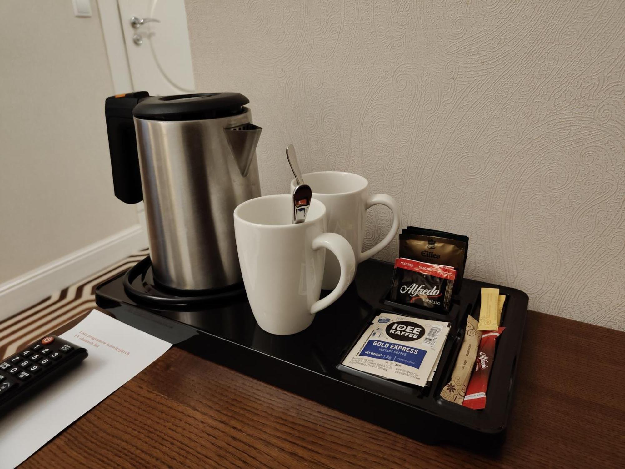 Hotel Royal & Spa ビャウィストク エクステリア 写真 A tea tray